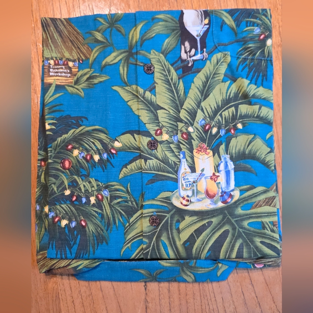 Tommy Bahama Green and Blue Leaf Print Men's 100% Silk Shirt. Christmas Themed - Picture 2 of 2